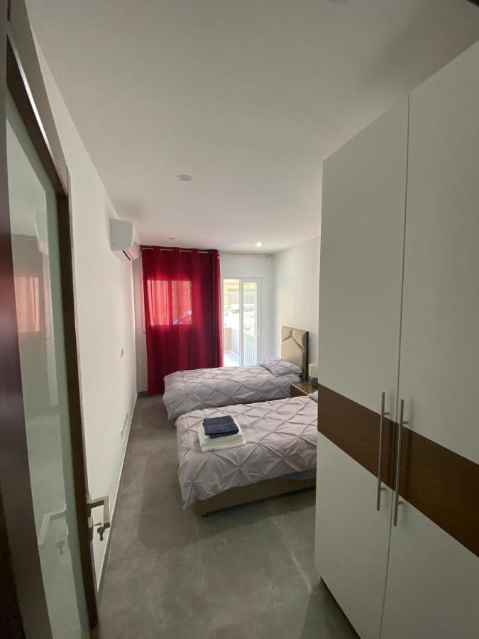 Gzira Two-Bedroom Apartment מראה חיצוני תמונה