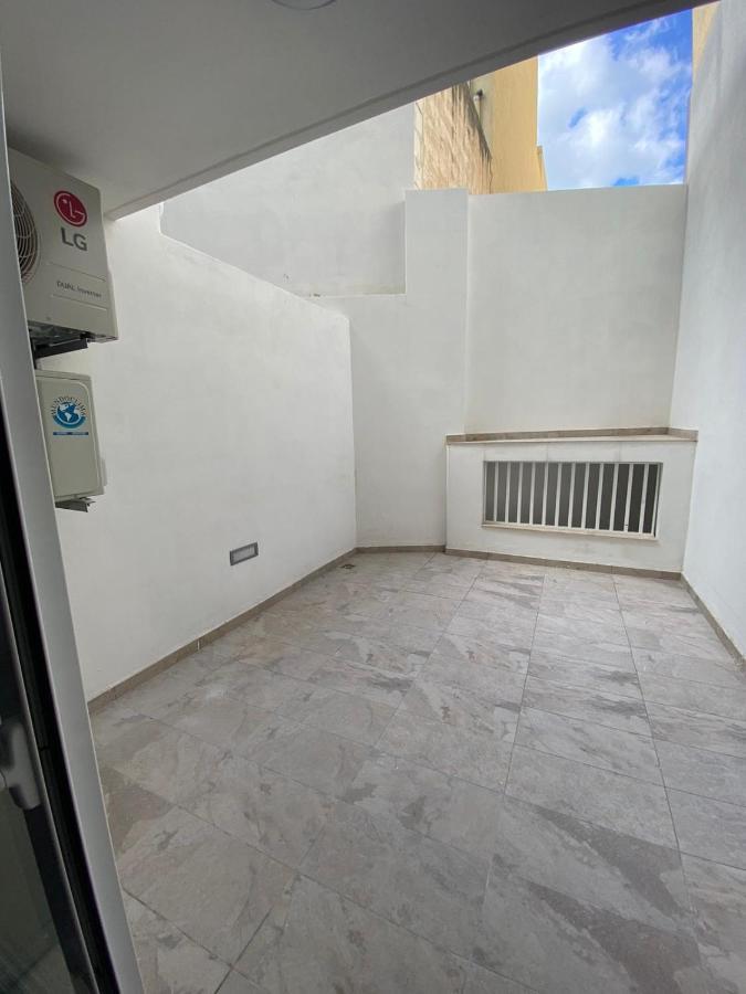 Gzira Two-Bedroom Apartment מראה חיצוני תמונה